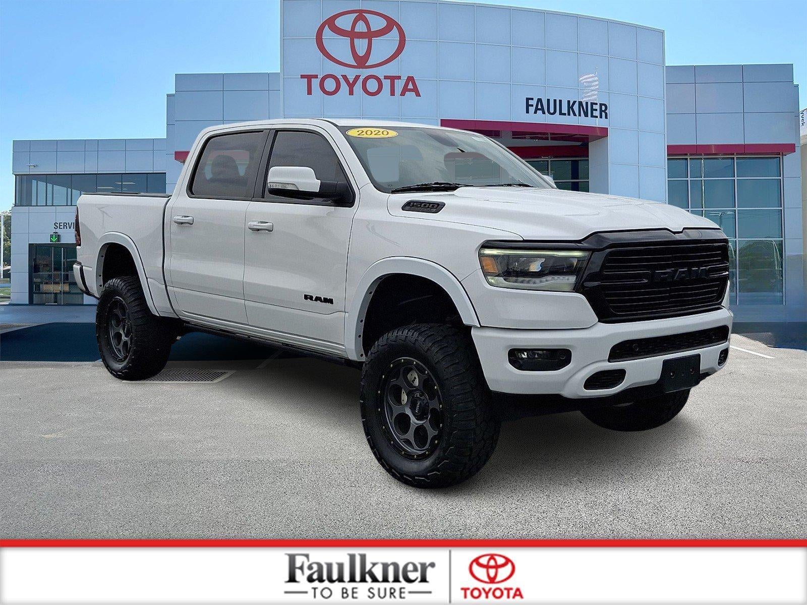 2020 RAM 1500 Big Horn 4x4 Crew Cab 5'7" Box in Bright White Clearcoat — front three-quarter view