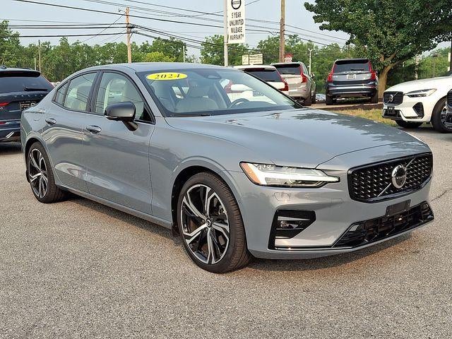 2024 Volvo S60 B5 AWD Plus Dark Theme in Thunder Gray Metallic — front three-quarter view