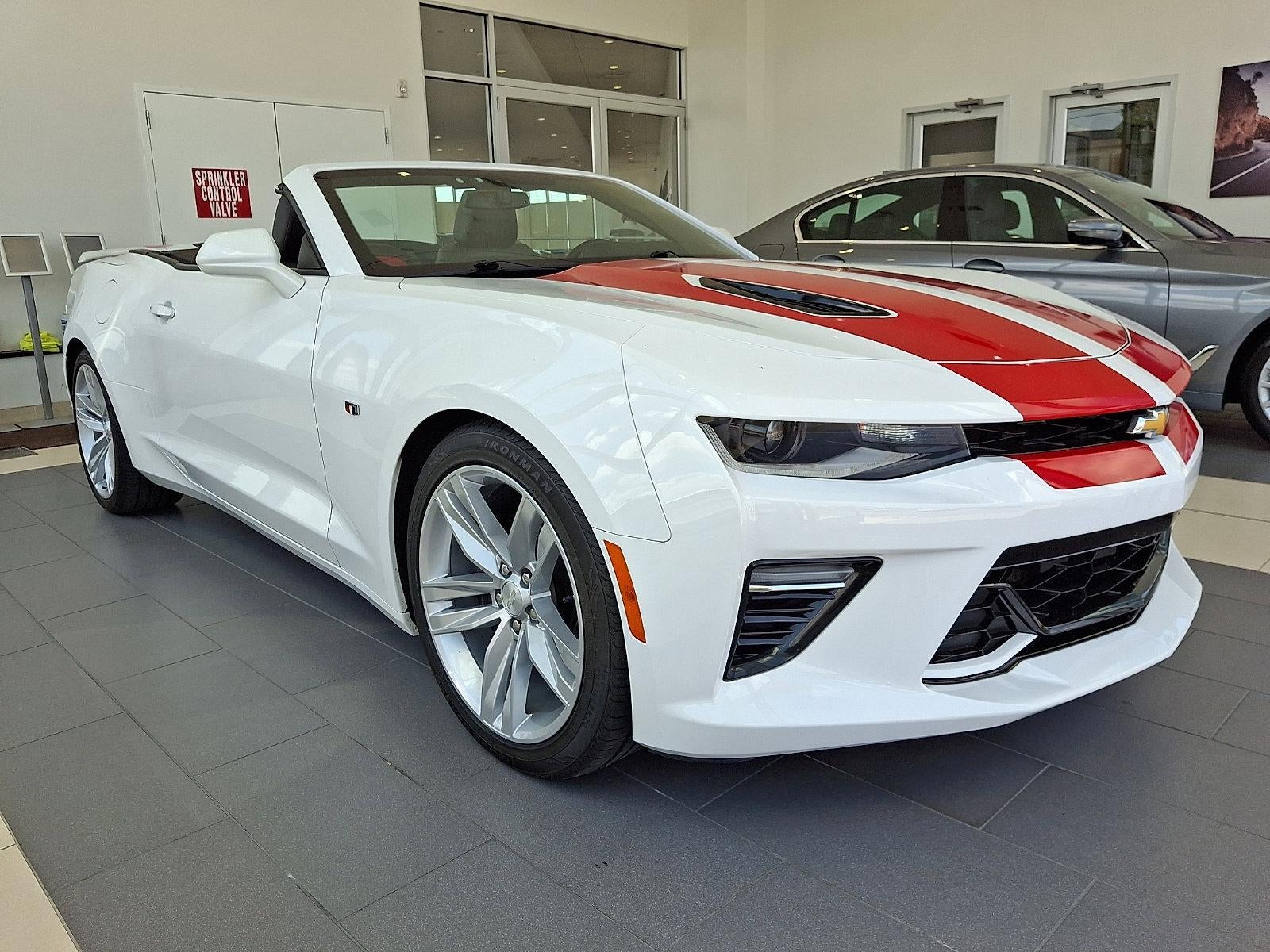 2018 Chevrolet Camaro 2dr Convertible 2SS in Summit White — front three-quarter view