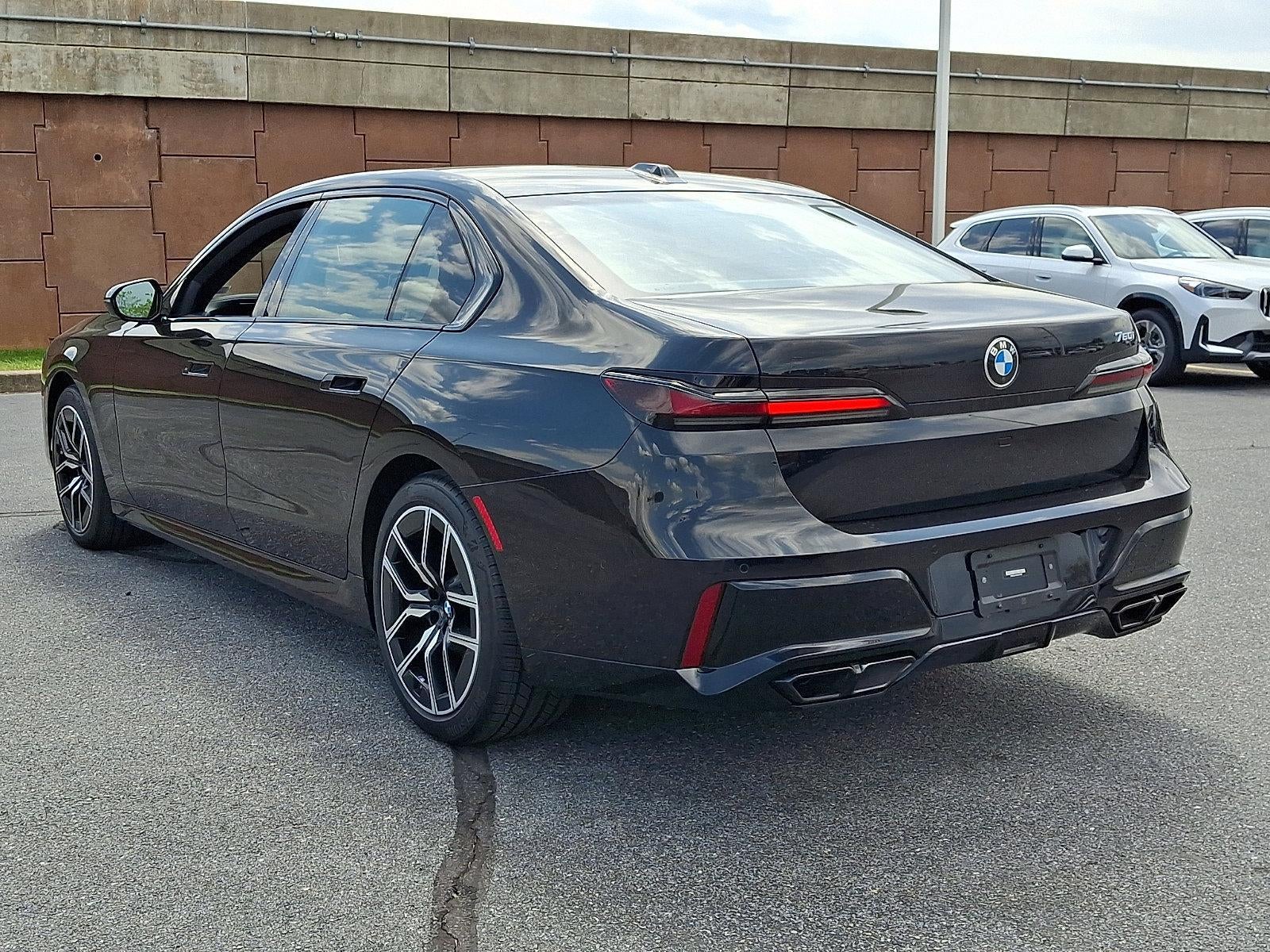 2023 BMW 760i xDrive — interior view