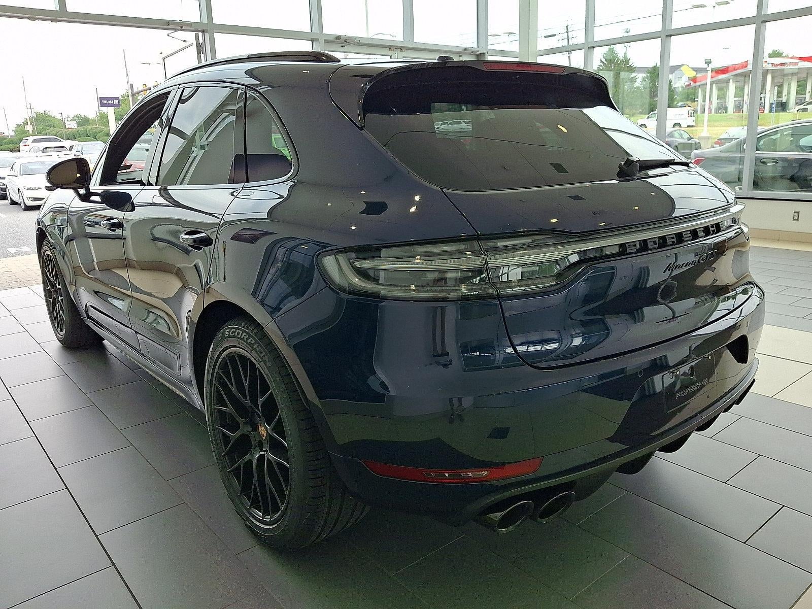 2020 Porsche Macan — interior view