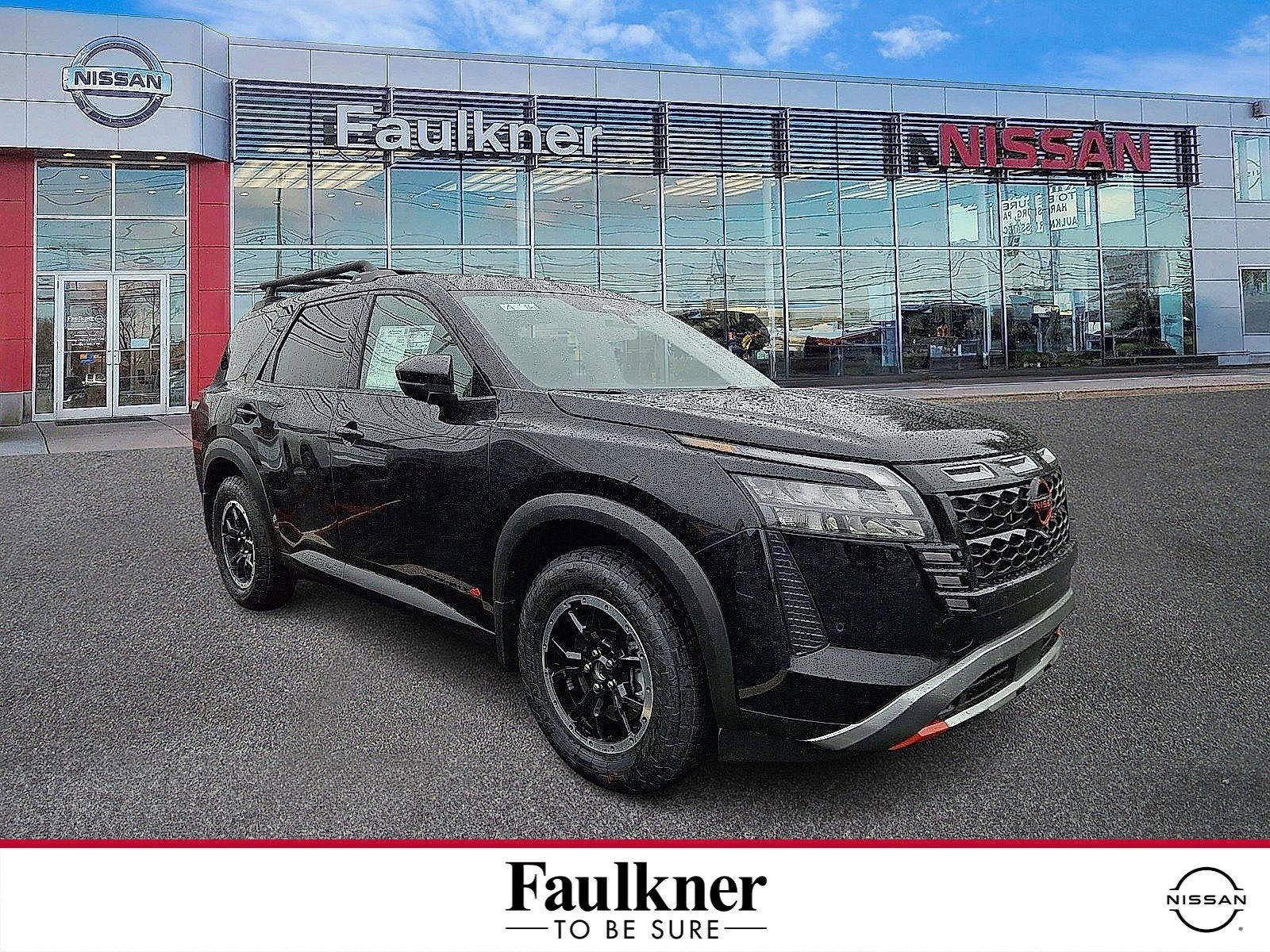 2026 Nissan Pathfinder Rock Creek 4WD in Super Black — front three-quarter view
