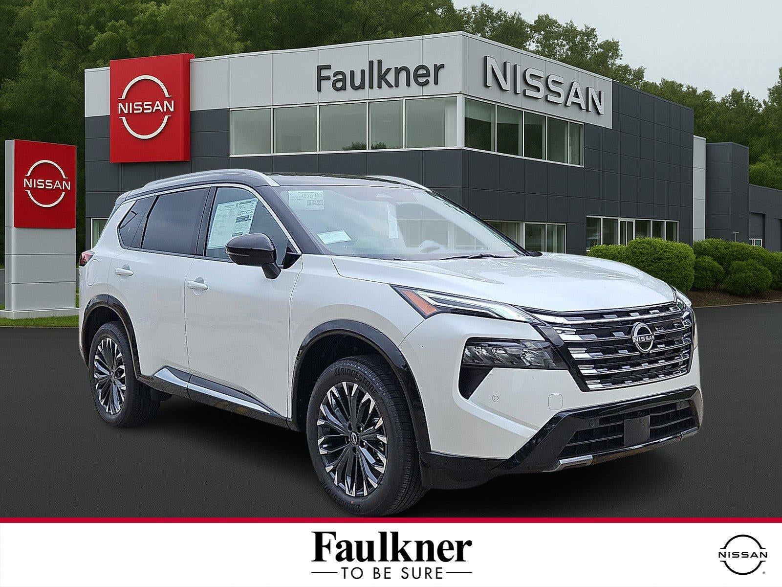 2026 Nissan Rogue Platinum in Everest White Pearl Tricoat Super Black Two Tone — front three-quarter view